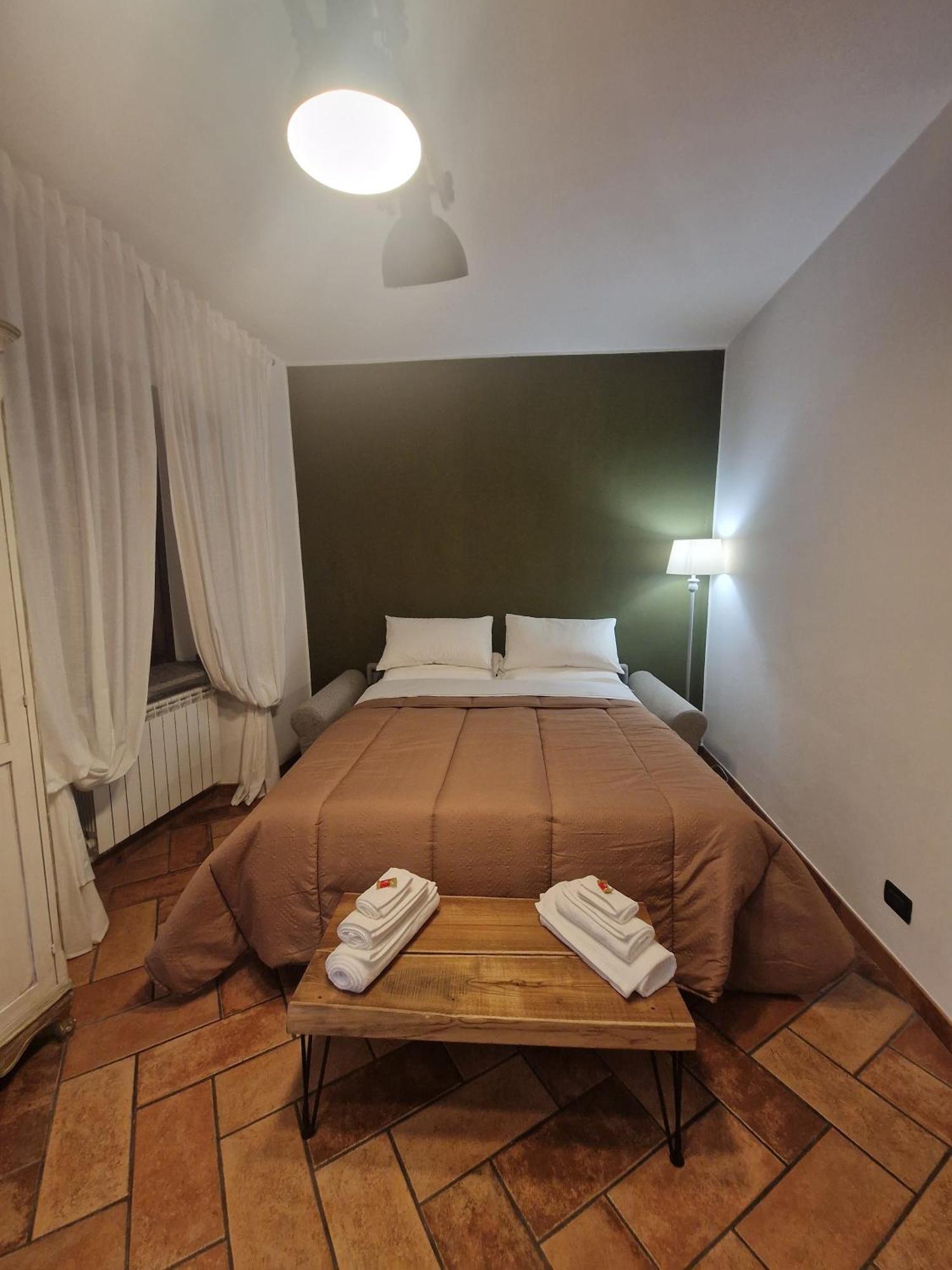 Piazza Duomo Casa Vacanze Sutri Exterior photo